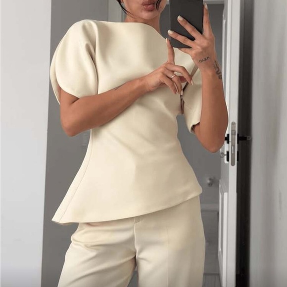 Zara Tops - Zara NWT ZW collection Ivory Zara woman collection balloon sleeve top